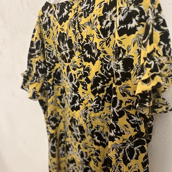 Lane Bryant Yellow and Black Ruffled Blouse size 22 - Picture 10 of 14
